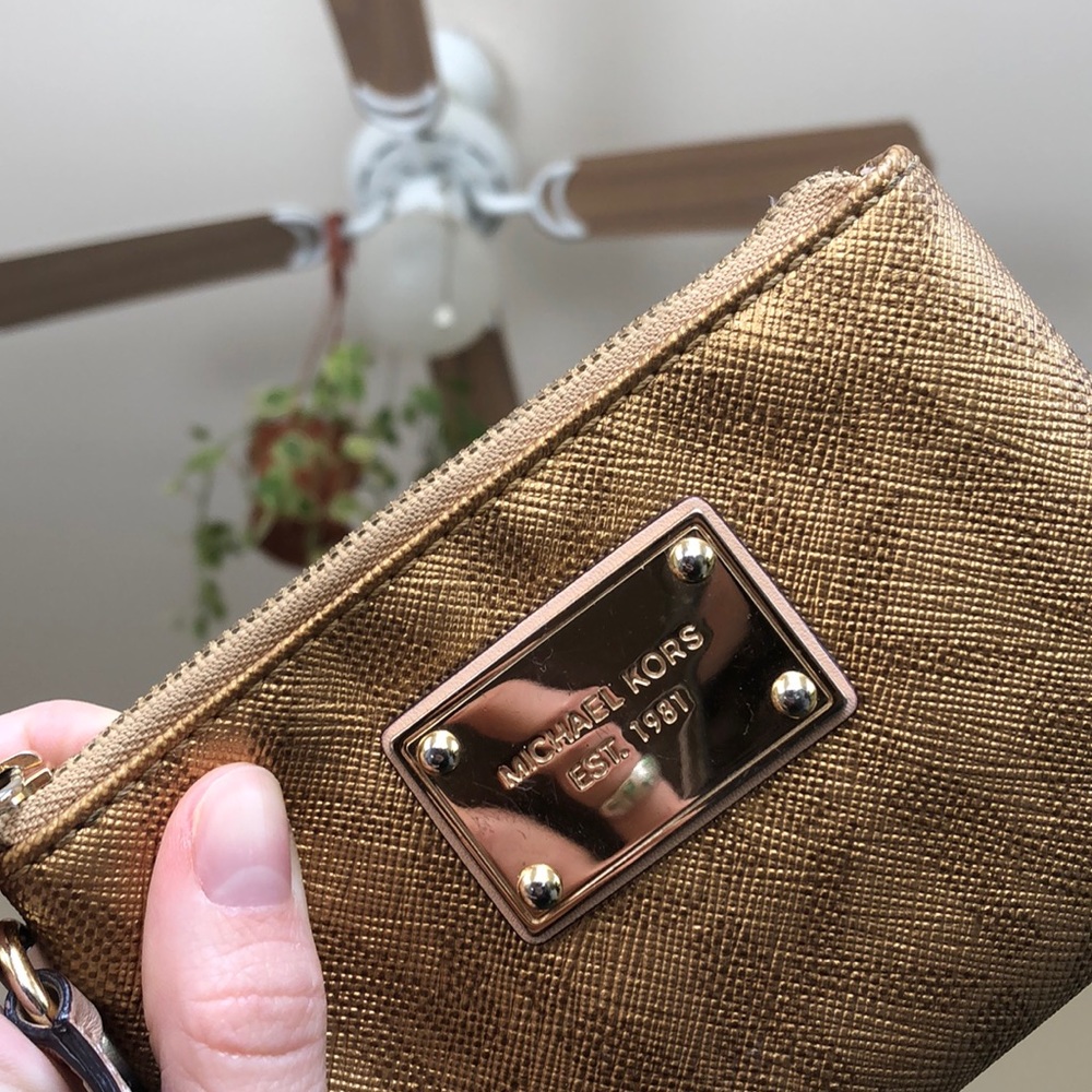 Michael kors wristlet/coin purse